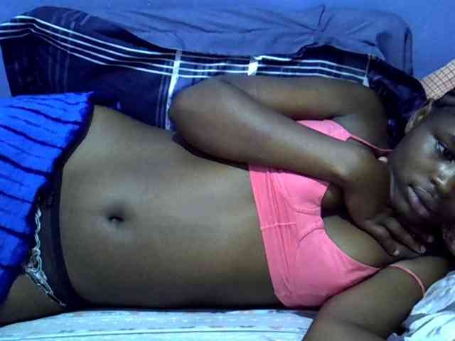 curvy-corazon Live Webcam on BongaCams