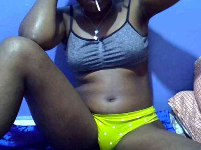 curvy-corazon webcam