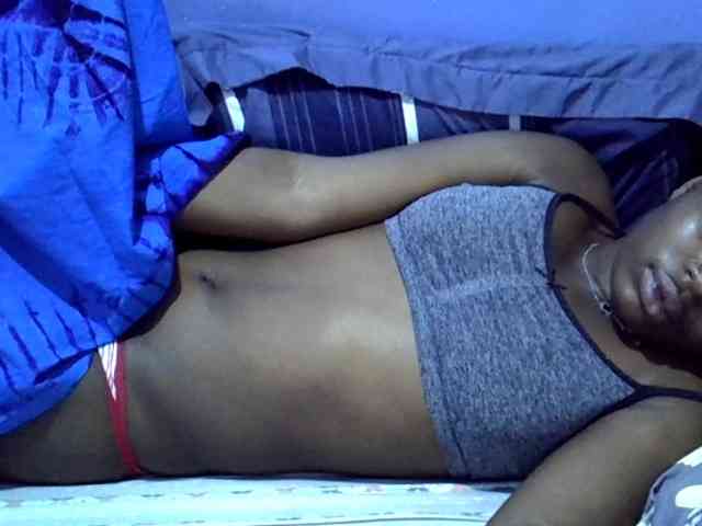 curvy-corazon Live Webcam on BongaCams