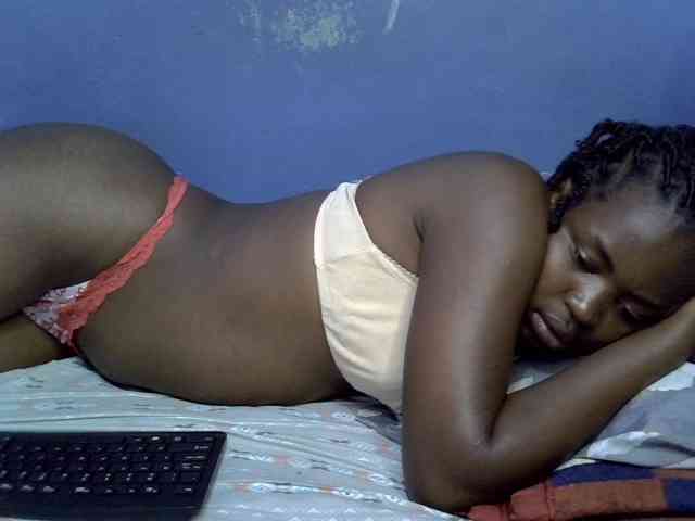 curvy-corazon webcam