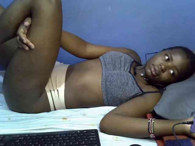curvy-corazon webcam