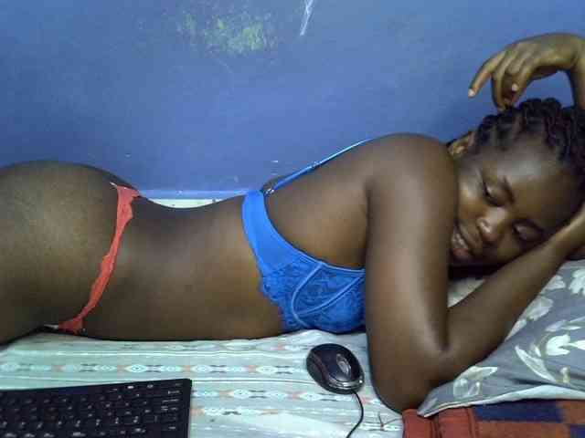 curvy-corazon webcam