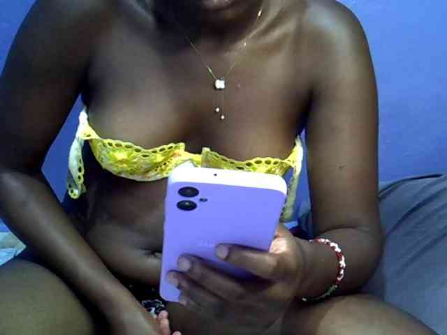 curvy-corazon webcam