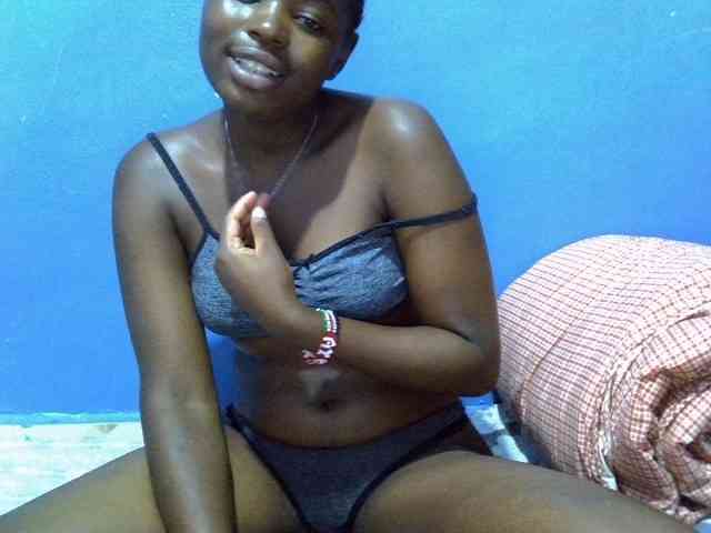 curvy-corazon webcam