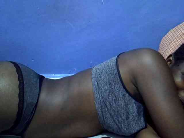 curvy-corazon webcam