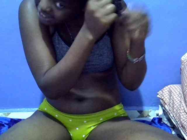 curvy-corazon webcam
