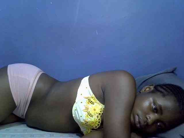 curvy-corazon webcam