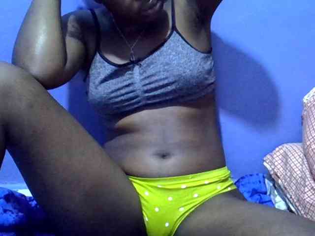 curvy-corazon webcam