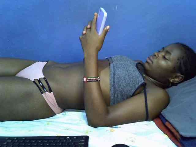 curvy-corazon webcam