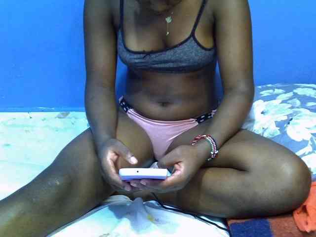 curvy-corazon webcam