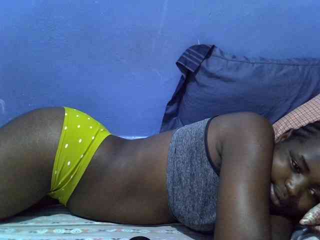 curvy-corazon webcam