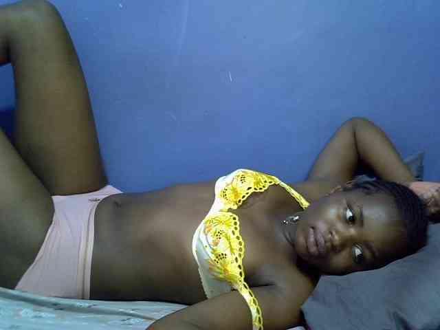 curvy-corazon webcam