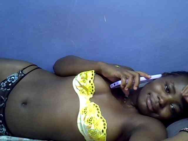 curvy-corazon webcam