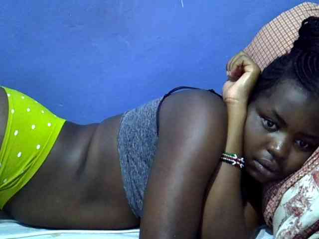 curvy-corazon webcam