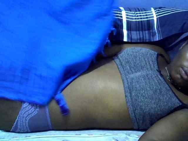 curvy-corazon webcam