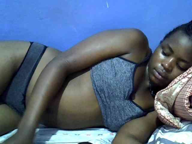 curvy-corazon webcam