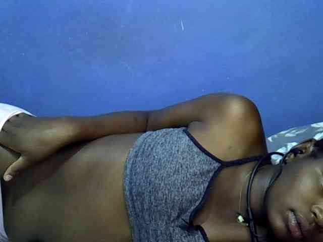 curvy-corazon webcam