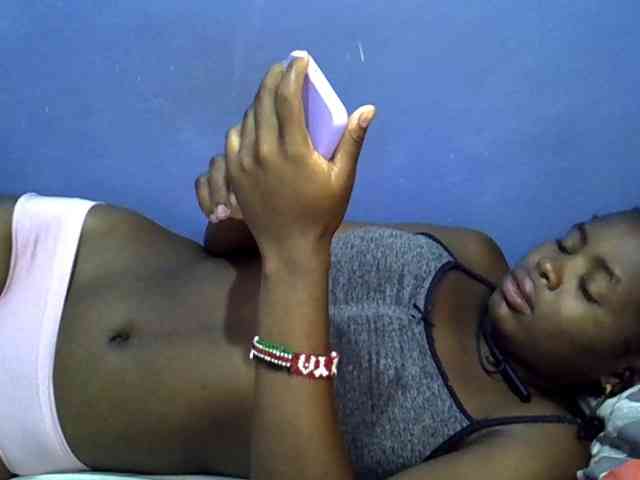 curvy-corazon webcam