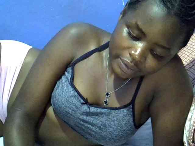 curvy-corazon webcam