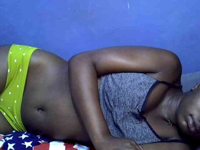 curvy-corazon webcam