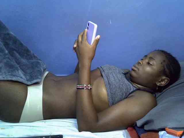 curvy-corazon webcam
