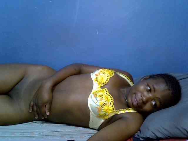 curvy-corazon webcam