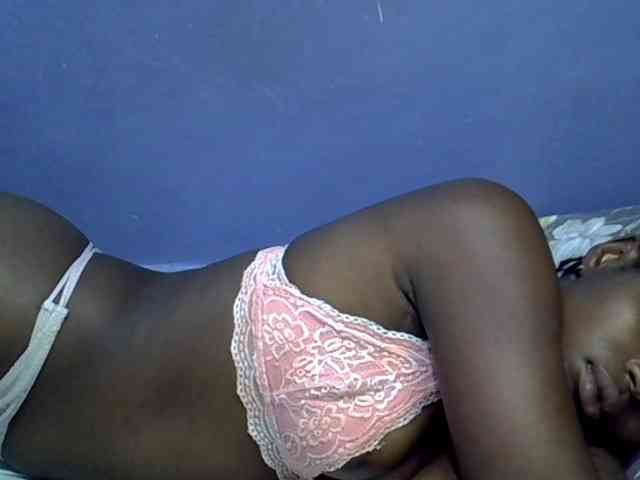 curvy-corazon webcam