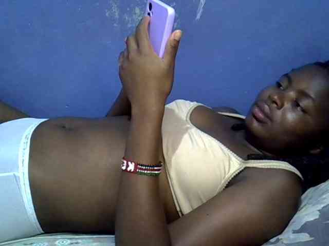 curvy-corazon webcam