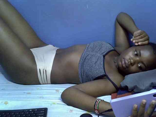 curvy-corazon webcam