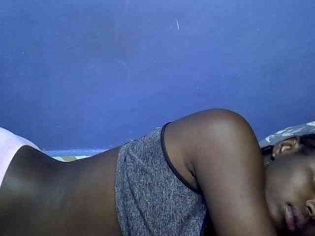 curvy-corazon webcam