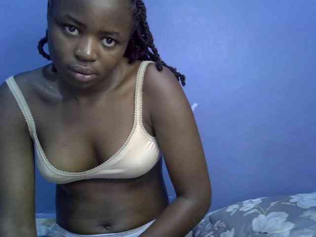 curvy-corazon webcam