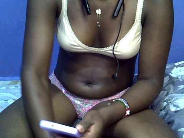 curvy-corazon webcam
