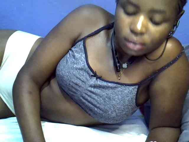 curvy-corazon webcam