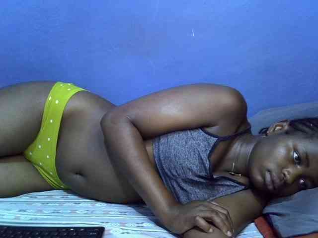 curvy-corazon webcam