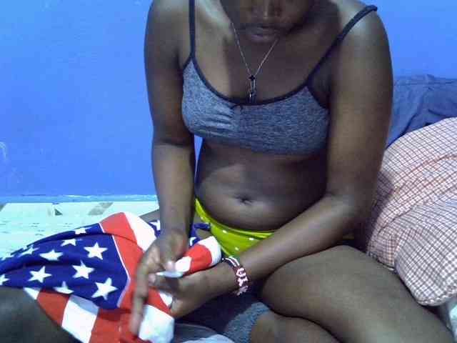 curvy-corazon webcam