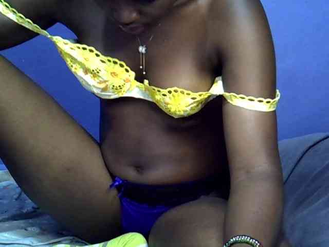curvy-corazon webcam