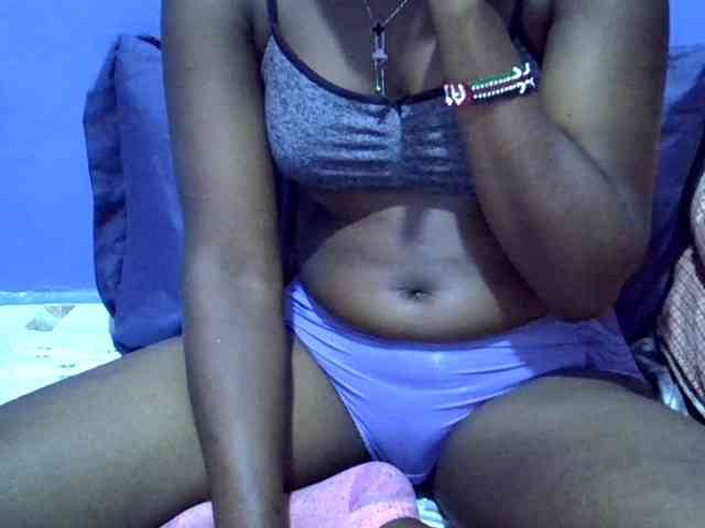 curvy-corazon webcam