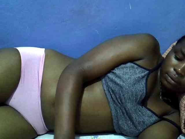 curvy-corazon webcam
