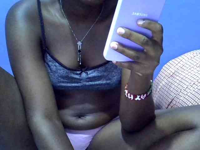 curvy-corazon webcam