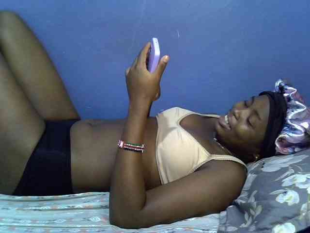 curvy-corazon webcam