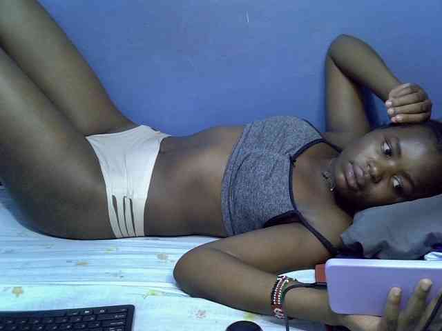 curvy-corazon webcam