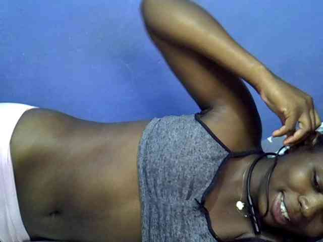 curvy-corazon webcam