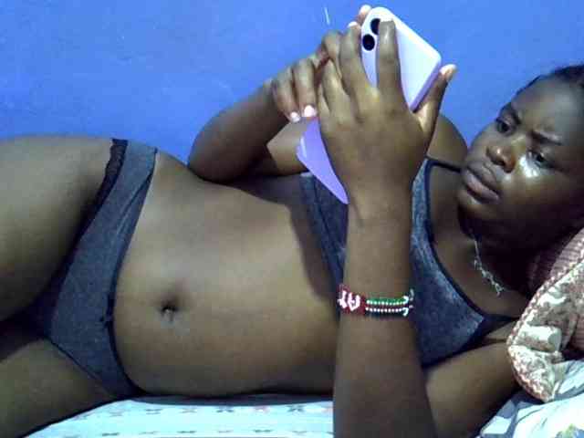 curvy-corazon webcam
