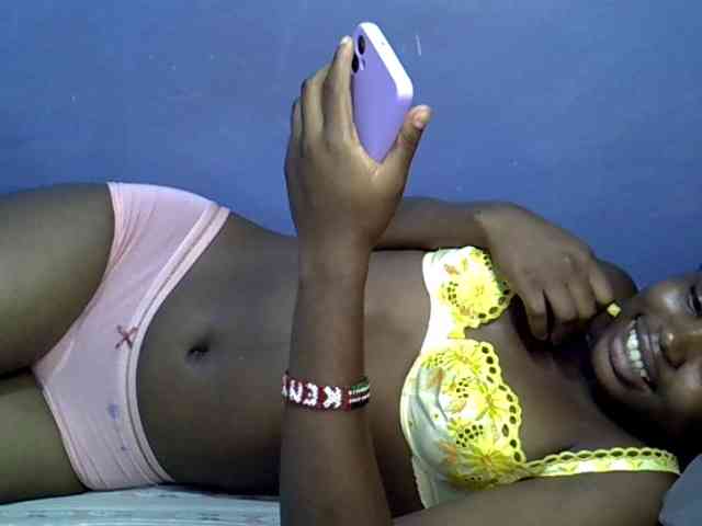 curvy-corazon webcam