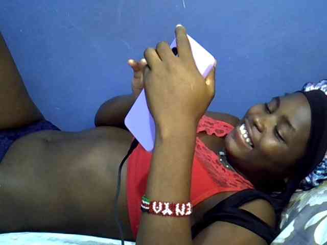 curvy-corazon webcam