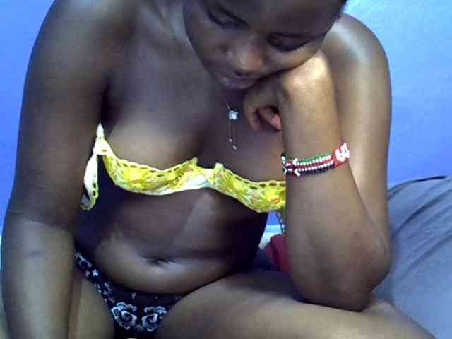 curvy-corazon webcam