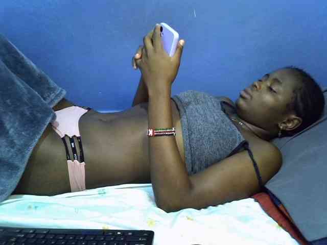 curvy-corazon webcam