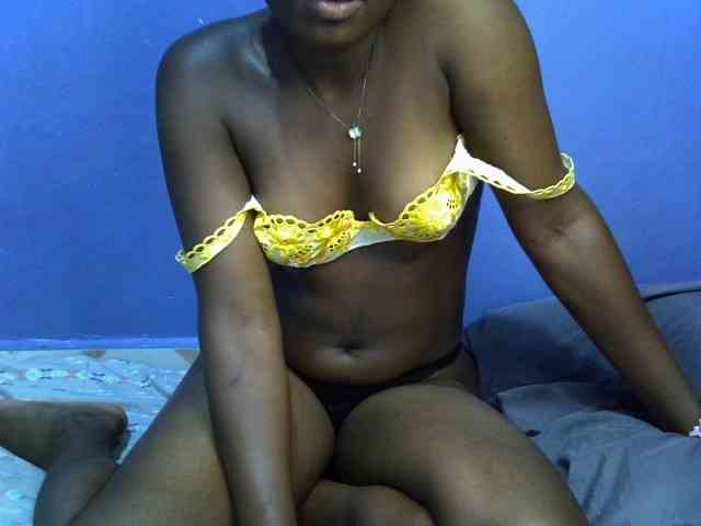curvy-corazon webcam