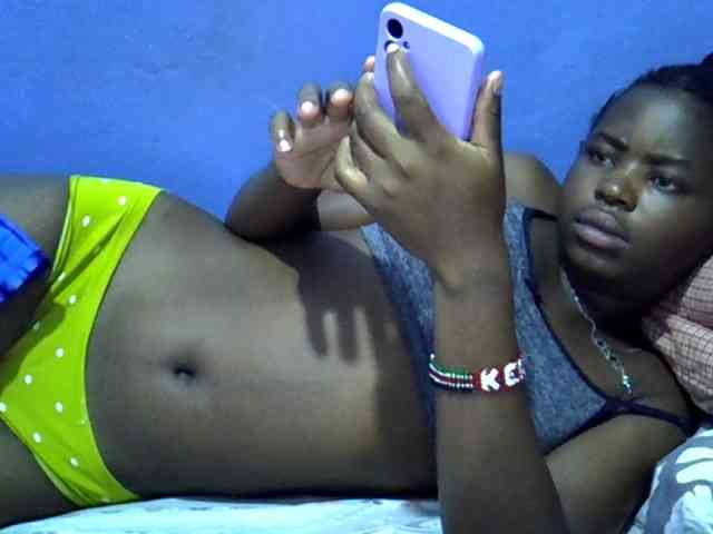 curvy-corazon webcam