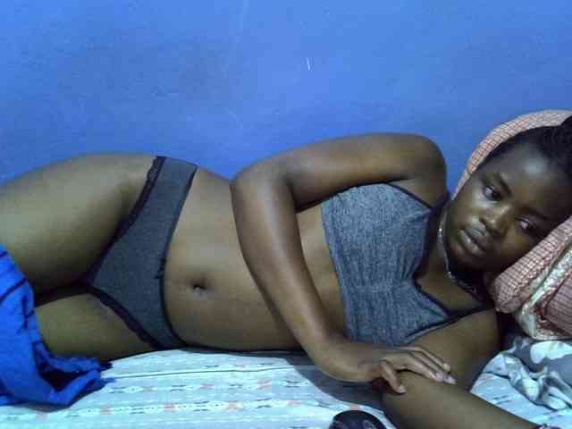 curvy-corazon webcam